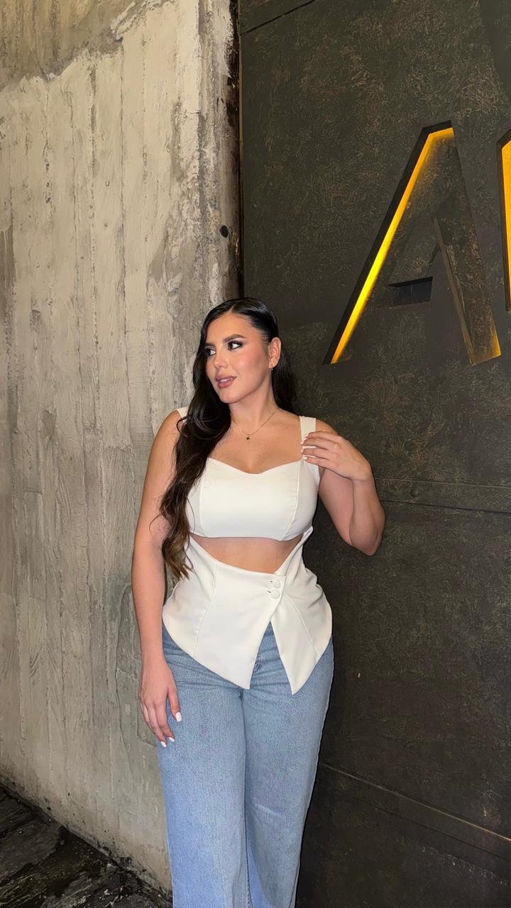 TOP SABRINA